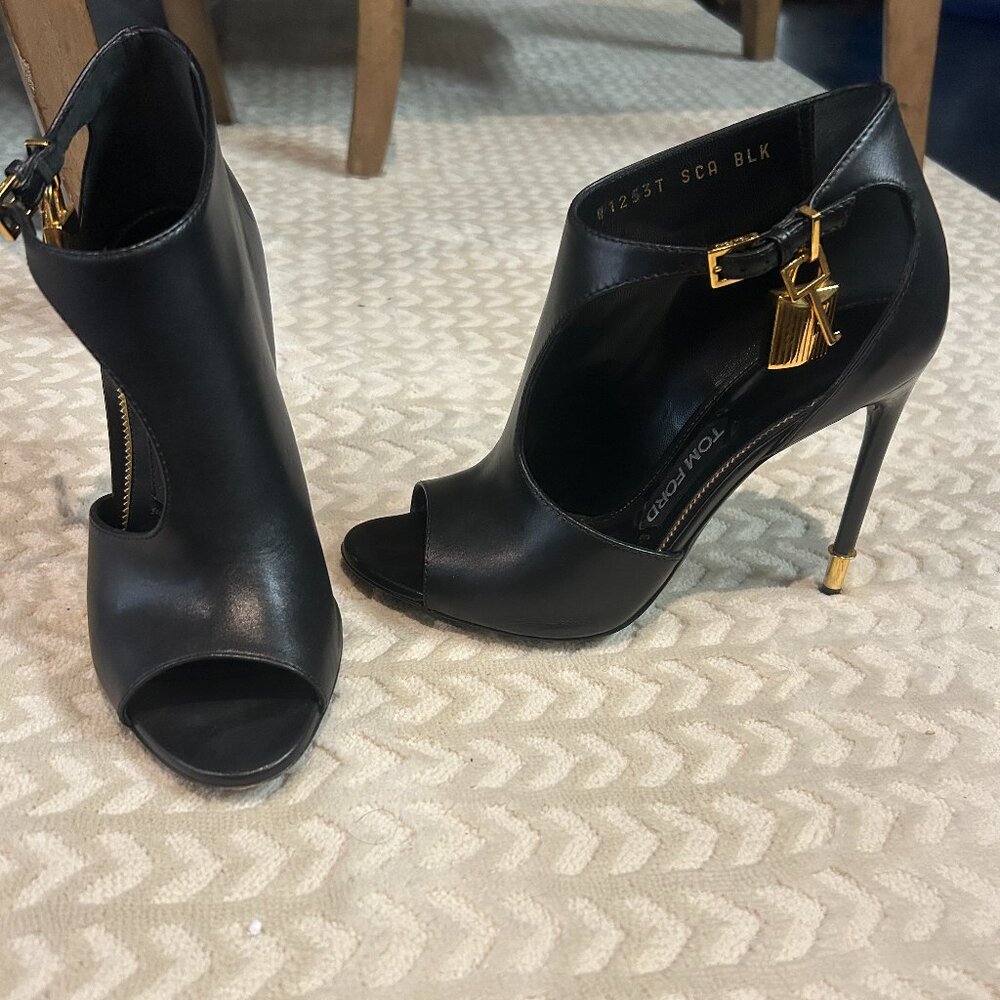 Authentic Tom Ford black leather peep toe heels 37